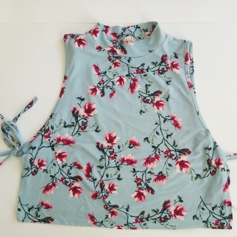 Shirt - Picture 2 of 4
